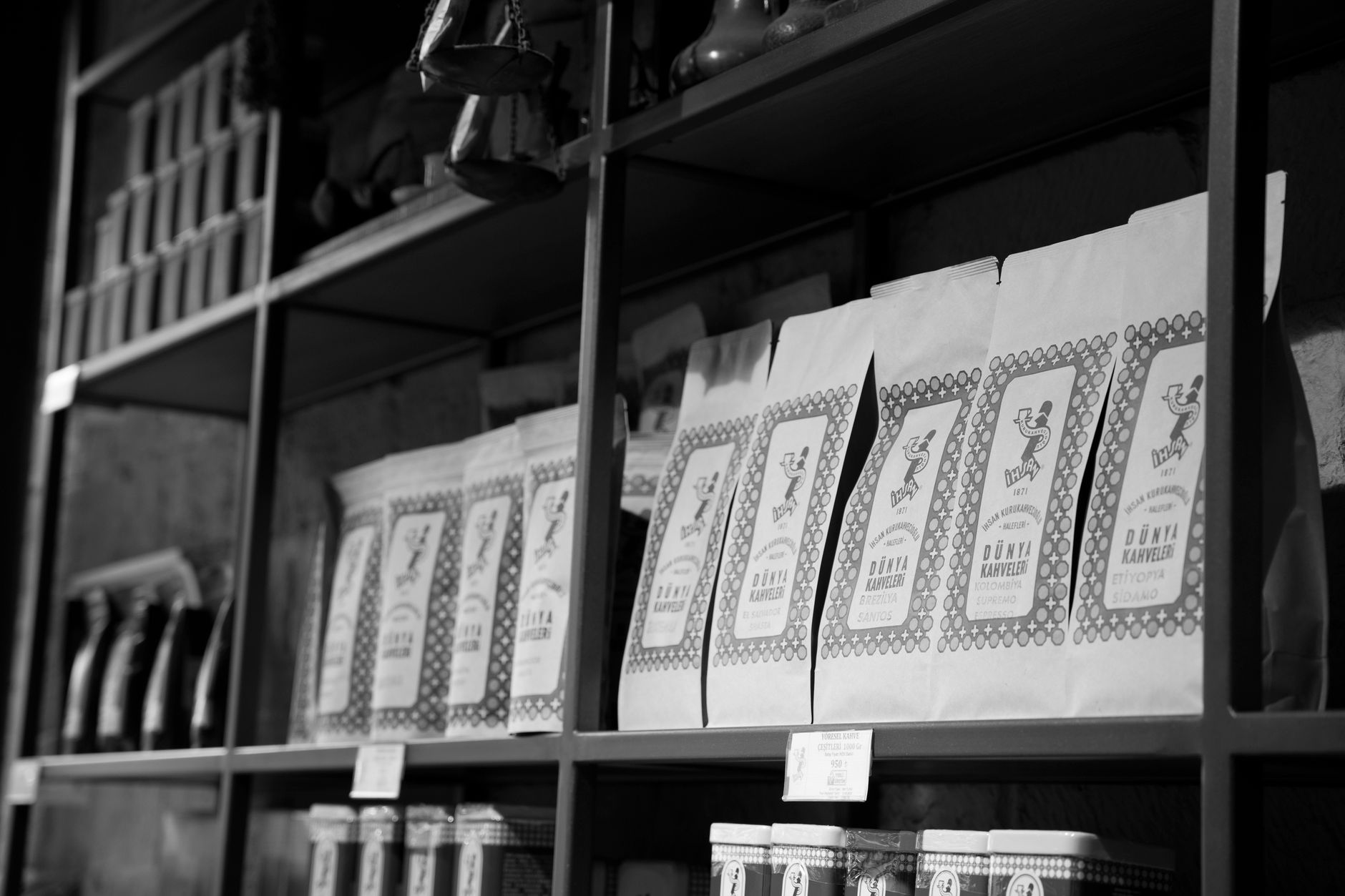 Retail shelf & brew gear